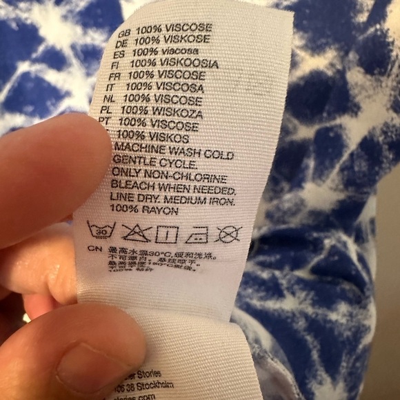 & Other Stories Knee‎ Length V Neck Blue White Tie Dye Dress Size 4 - Picture 7 of 8